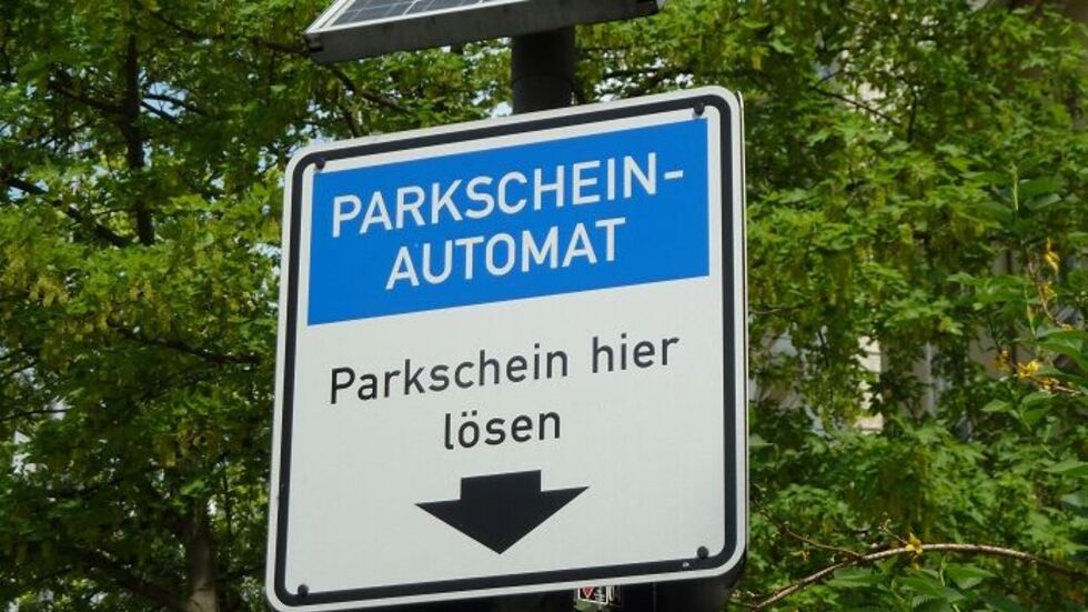 Dresden hat 2022 Rekordeinnahmen von Autofahrern kassiert. (Symbolbild)