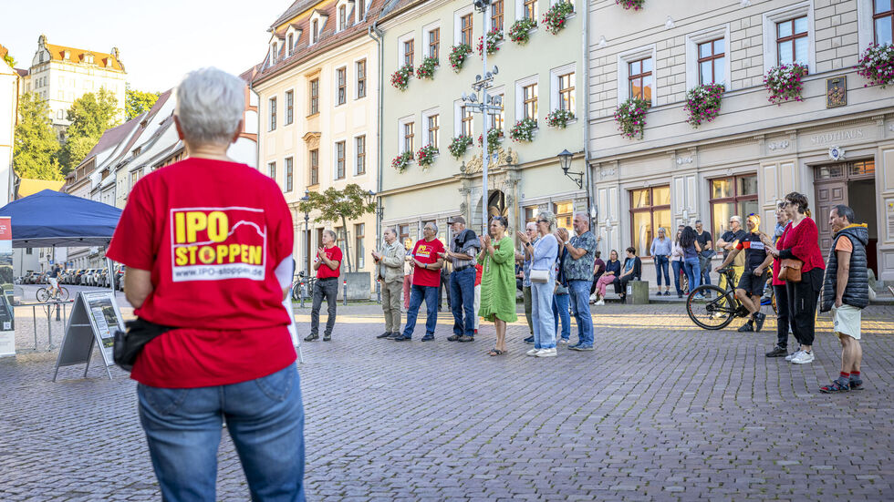 Einige Bewohner der Zweckverbandskommunen Pirna, Heidenau und Dohna wollen den IPO nahe dem Barockgarten Großsedlitz stoppen Einige Bewohner der Zweckverbandskommunen Pirna, Heidenau und Dohna wollen den IPO nahe dem Barockgarten Großsedlitz stoppen