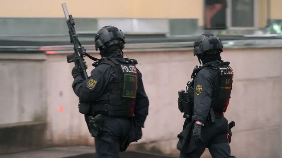 Gegen 20 Uhr wurden die Spezialkräfte der Polizei nach Löbtau alamiert