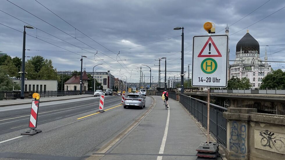 Die Marienbrücke wurde testweise schon bei großen Konzerten in der Flutrinne einspurig gemacht, um den Straßenbahnen freie Fahrt zu gewähren. Das soll jetzt zur Dauerlösung werden