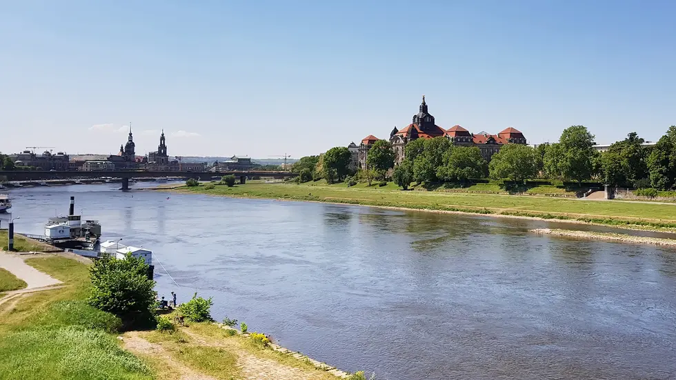 Dresden braucht mehr Wasser und will daher ein Flusswasserwerk an der Elbe bauen.