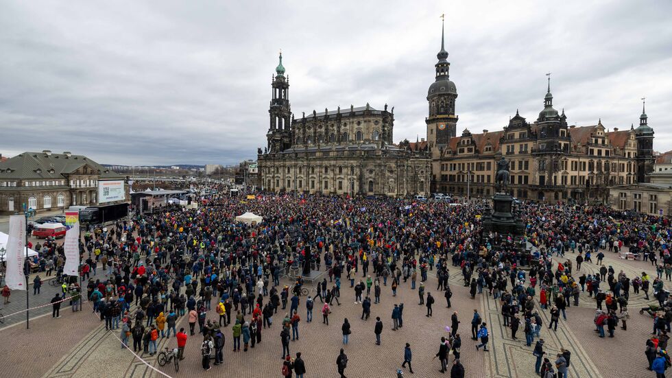 Die Großdemonstration Anfang Februar auf dem Theaterplatz vor der Semperoper.