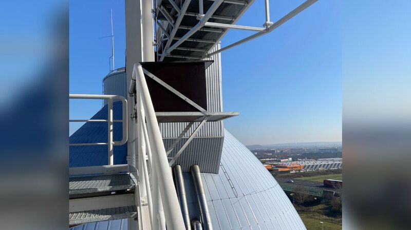 Der Brutkasten soll in luftiger Höhe geeigneter Nachwuchsort für Wanderfalken sein.