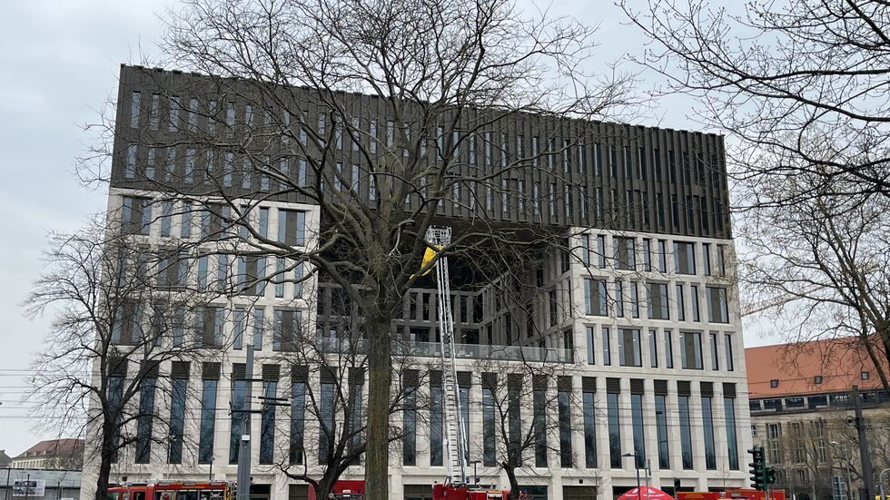 Die Feuerwehr präsentierte sich am Eröffnungstag vor dem Stadtforum