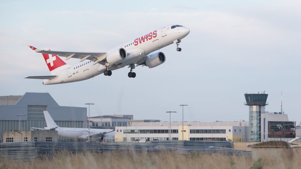 Die Flughäfen in Sachsen sind angeschlagen - so auch der Dresdner Flughafen (im Bild). Die Flughäfen in Sachsen sind angeschlagen - so auch der Dresdner Flughafen (im Bild).