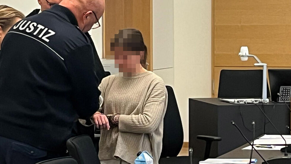 Lisa D. wurde immer in Handschellen dem Gericht vorgeführt Lisa D. wurde immer in Handschellen dem Gericht vorgeführt