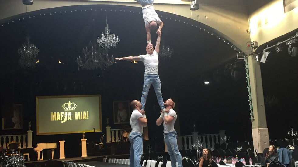 Es wird akrobatisch bei Mafia Mia