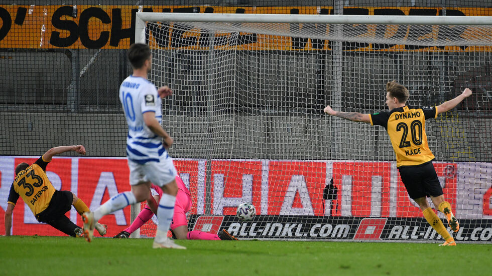 Christoph Daferner erzielt nach 514 Minuten ohne eigenen Treffer das Tor zum 1:0