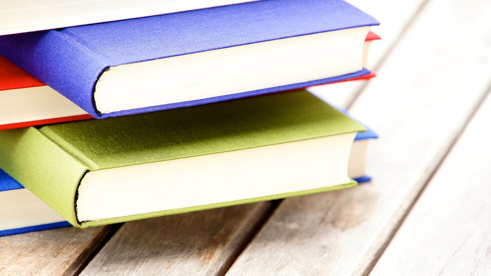 Ein kleiner Stapel Bücher