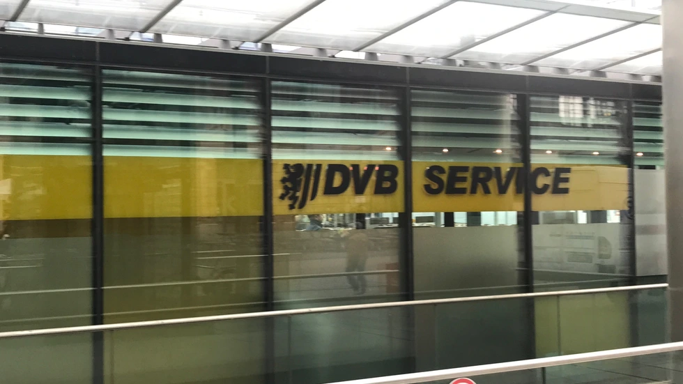 Der DVB-Servicepunkt am Hauptbahnhof ist vom 16. bis 18. September saniert worden. Foto: Rocco Reichel