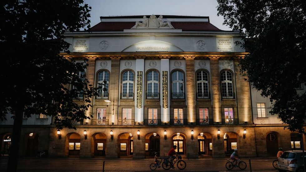 Das Dresdner Schauspielhaus. Hier wird es zur Langen Nacht der Theater ebenfalls Veranstaltungen geben. (Archivbild) Das Dresdner Schauspielhaus. Hier wird es zur Langen Nacht der Theater ebenfalls Veranstaltungen geben. (Archivbild)