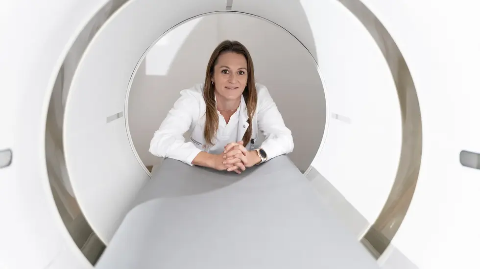 Prof. Anja Braune leitet die Abteilung Positronen-Emissions-Tomographie am HZDR und sieht, welche großen Chancen das geplante Ganzkörper-PET für KI-gestützte Bildgebungs- und Analyseverfahren eröffnen wird.