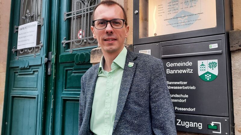 Bürgermeister Heiko Wersig holt die Camper nach Bannewitz 