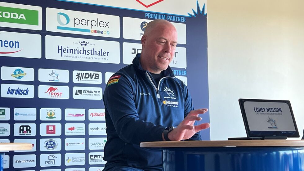 Corey Neilson wurde als neuer Cheftrainer der Dresdner Eislöwen vorgestellt. Corey Neilson wurde als neuer Cheftrainer der Dresdner Eislöwen vorgestellt.