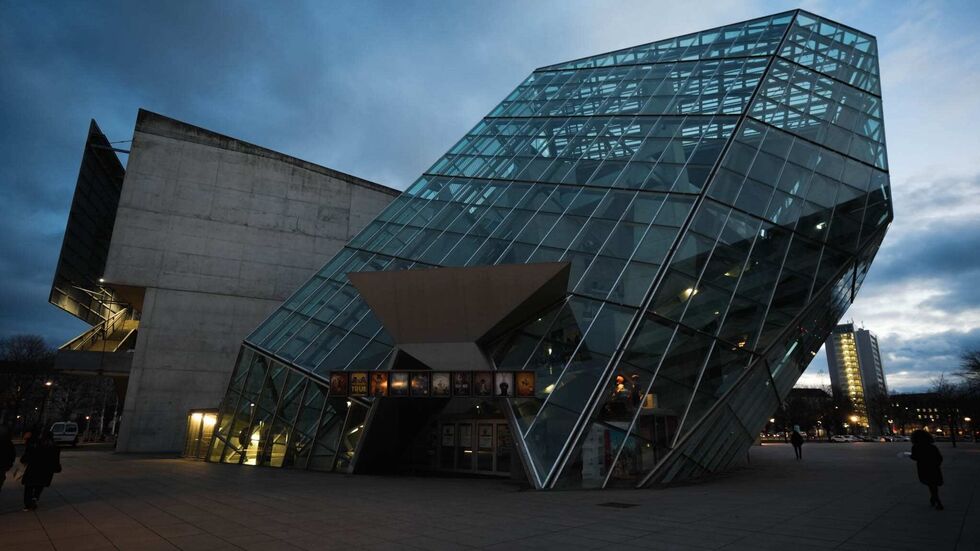 Die Lichter bleiben dauerhaft aus - zumindest fürs Kino: Der UFA Palast zieht aus. Die Lichter bleiben dauerhaft aus - zumindest fürs Kino: Der UFA Palast zieht aus.