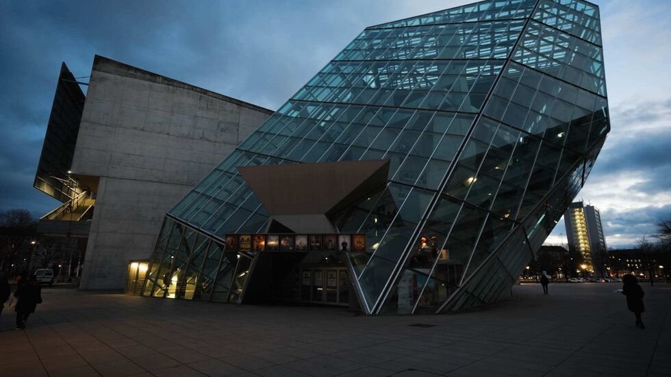 Vielleicht gehen im Ufa-Kristallpalast doch nicht für immer die Lichter aus