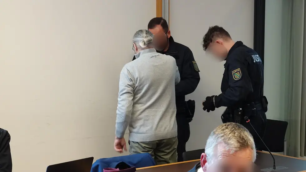 Der ehemalige Hausmeister von Ramona B hatte ihr das Tatfahrzeug verschafft und es anschließend reparieren lassen Der ehemalige Hausmeister von Ramona B hatte ihr das Tatfahrzeug verschafft und es anschließend reparieren lassen
